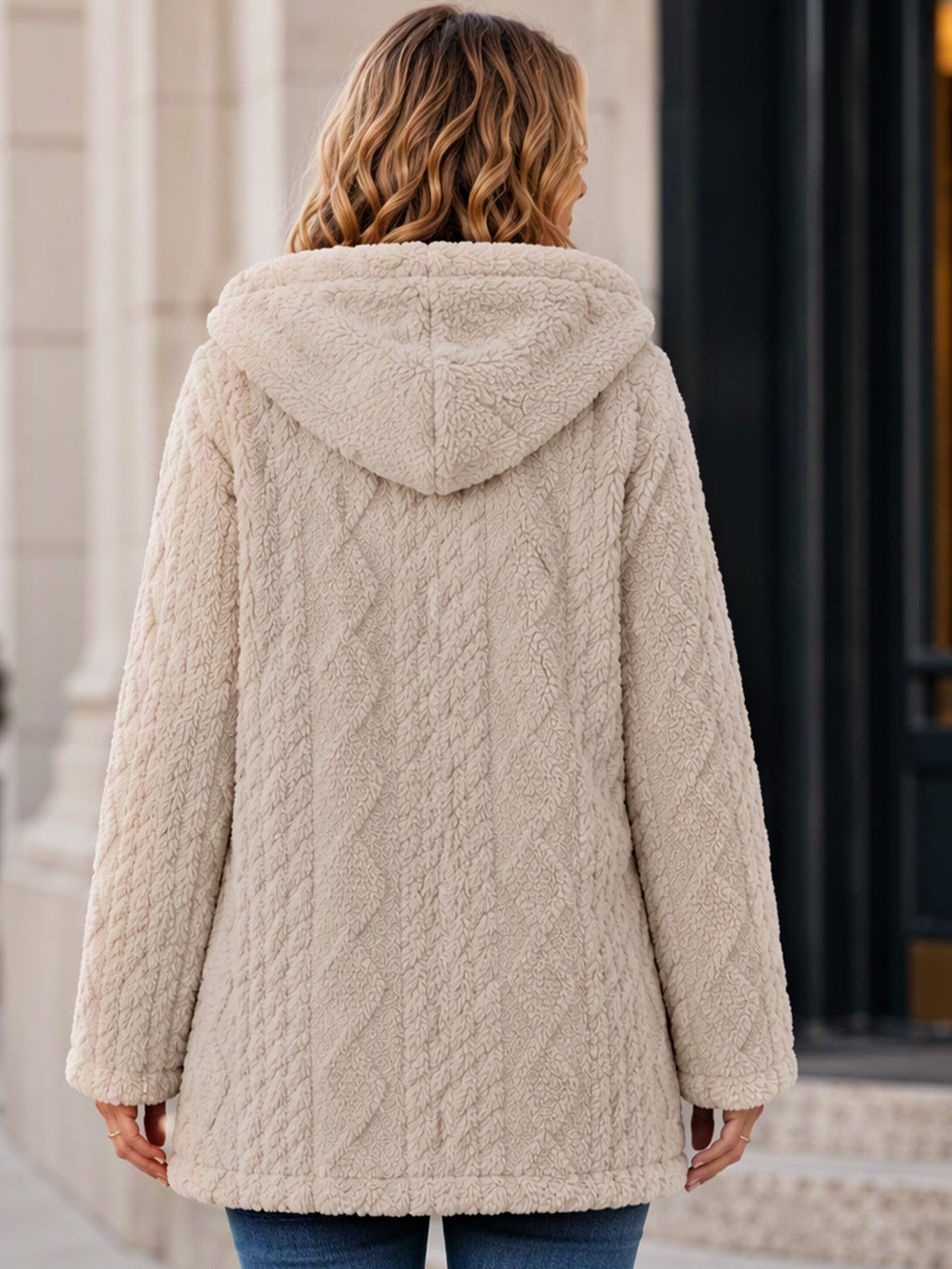 MATILDE | Chaqueta Cálida con Capucha y Botones