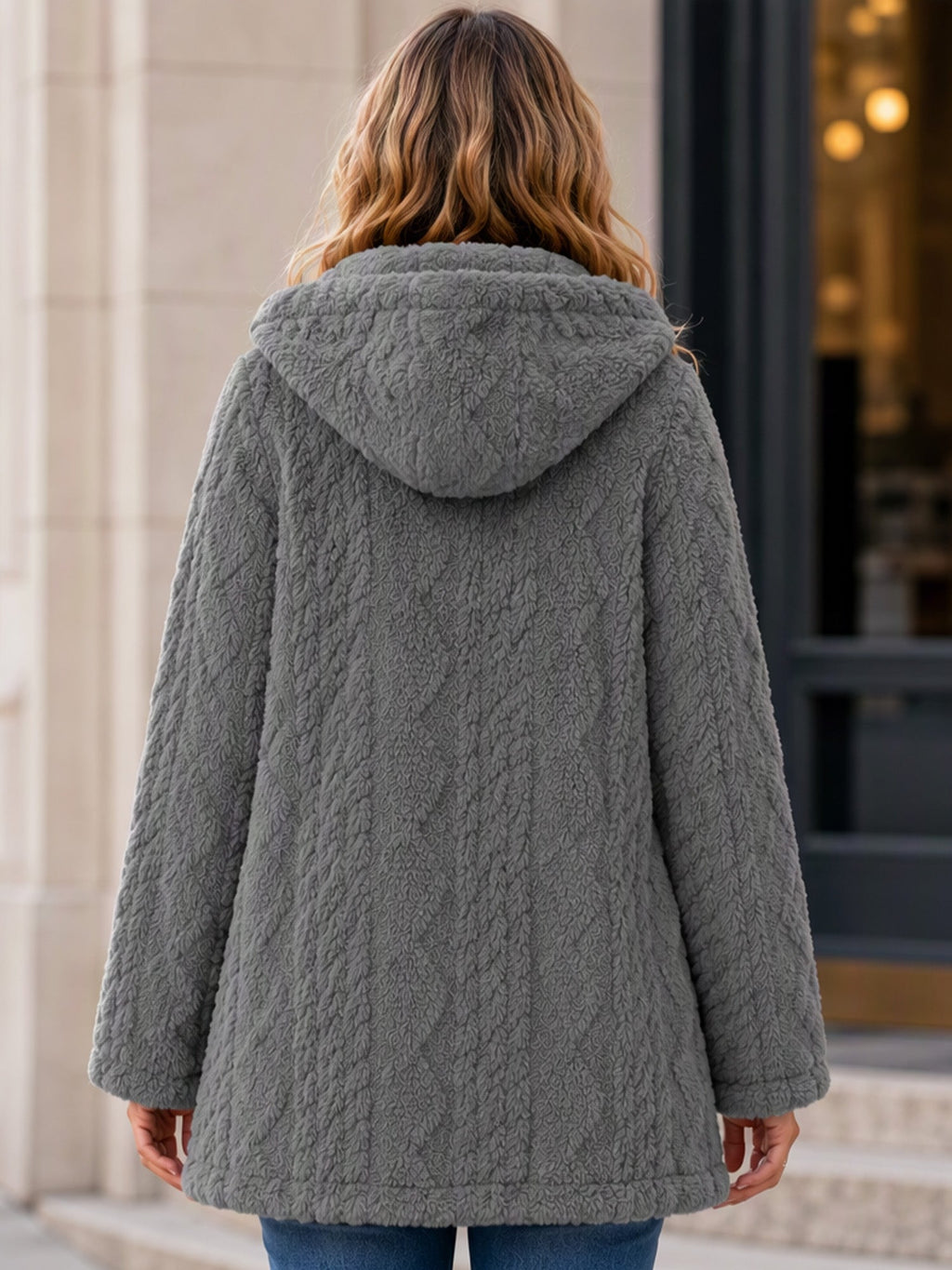 MATILDE | Chaqueta Cálida con Capucha y Botones