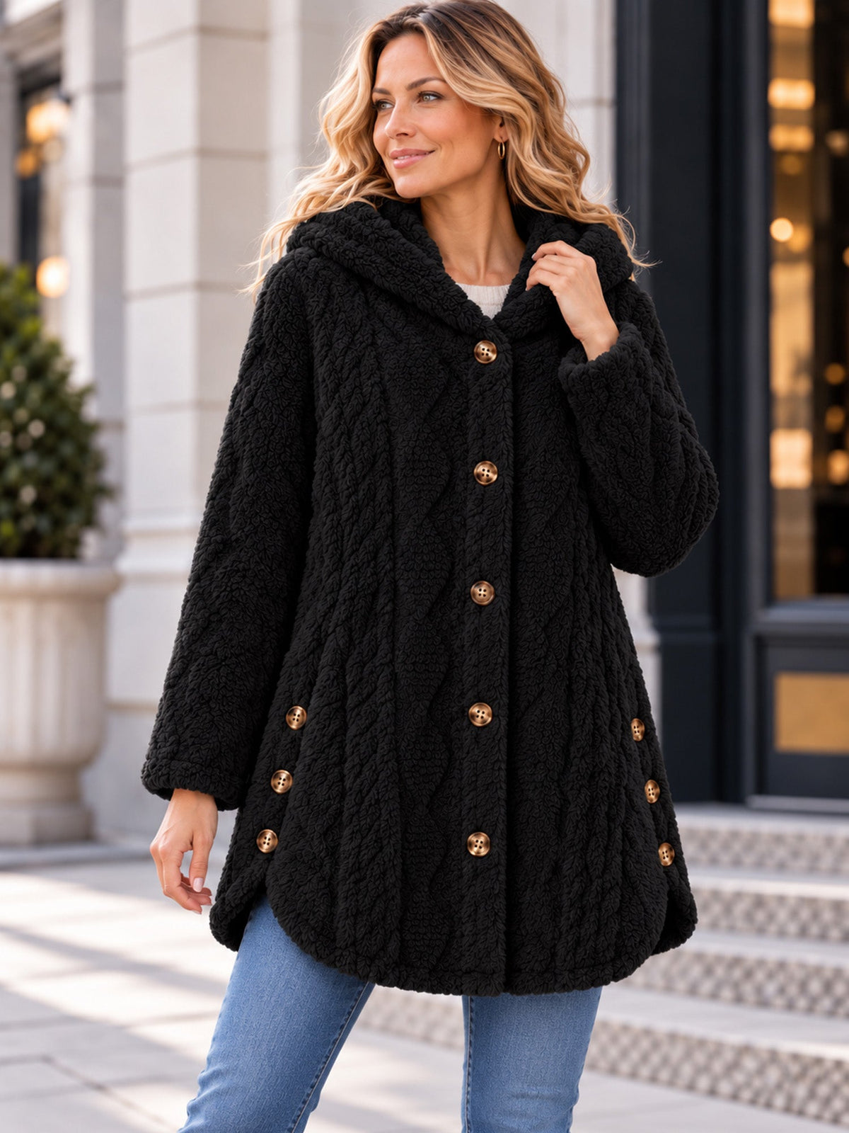 MATILDE | Chaqueta Cálida con Capucha y Botones