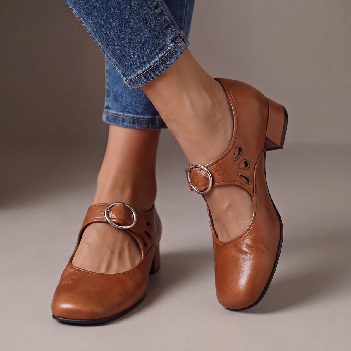 CARMEN | Zapatos de salón con tira y hebilla
